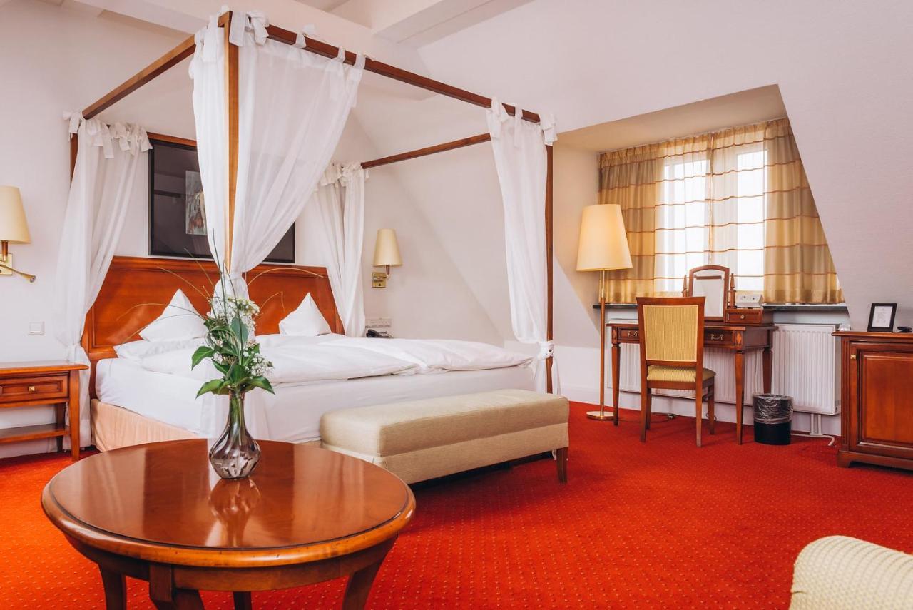 Hotel Moosburger Hof Пфафенхофен ан дер Илм Екстериор снимка