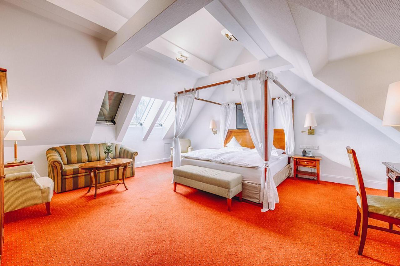 Hotel Moosburger Hof Пфафенхофен ан дер Илм Екстериор снимка