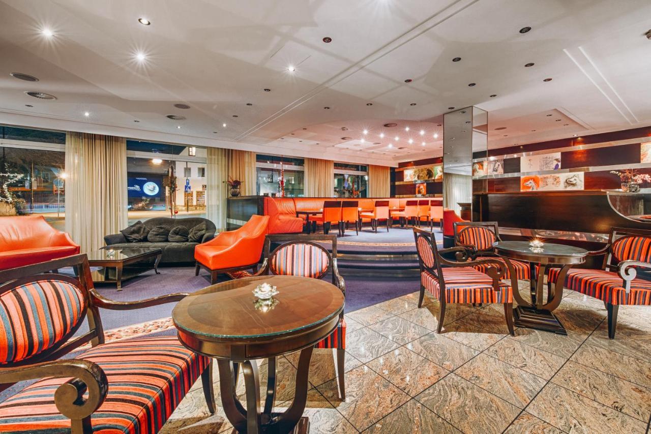 Hotel Moosburger Hof Пфафенхофен ан дер Илм Екстериор снимка