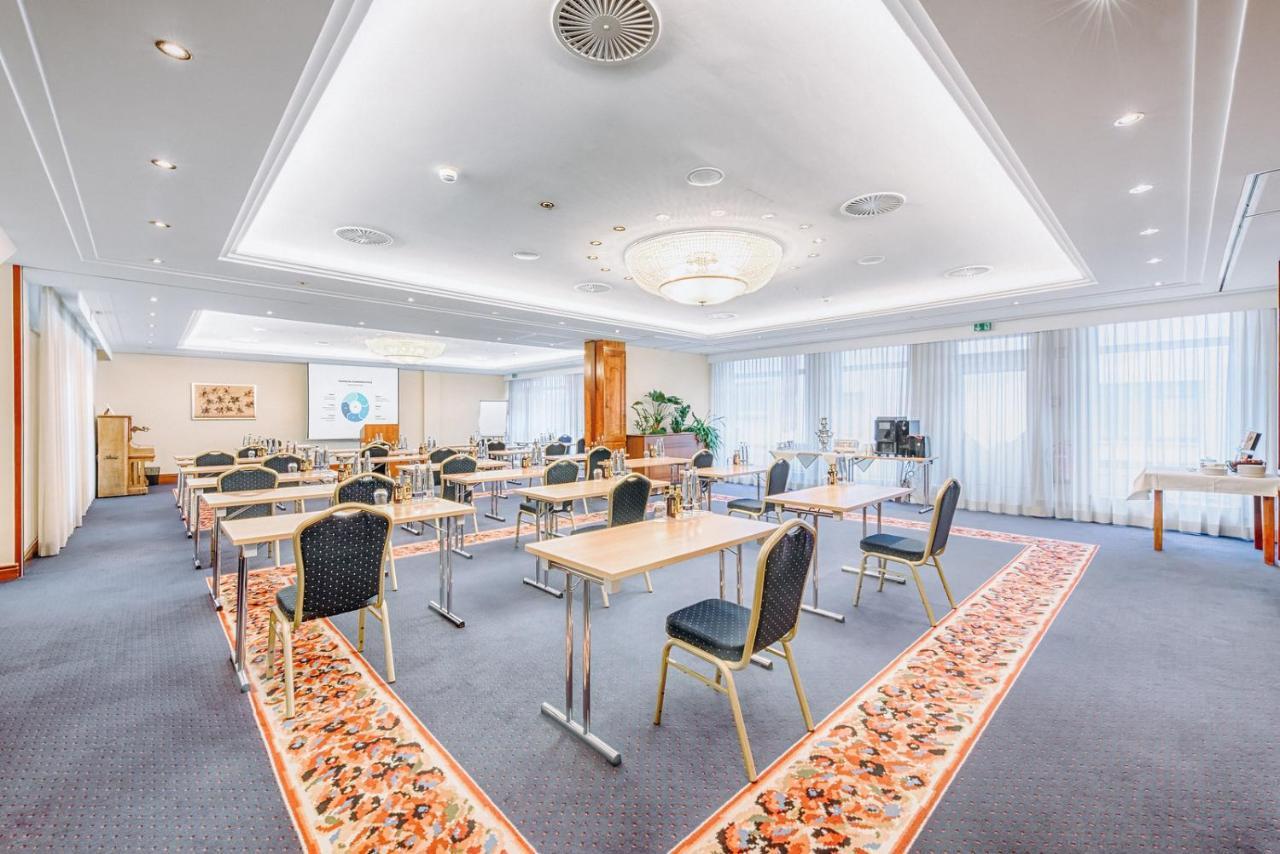 Hotel Moosburger Hof Пфафенхофен ан дер Илм Екстериор снимка